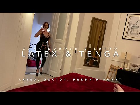 ❤️ Usisi otholwa enekhanda elibomvu egqoke imvunulo ye-latex ebhejwa usingamzali Izocansi ezinhle kithi ️❤